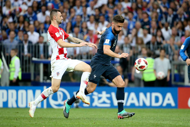 他屢次展示 他屢次展示